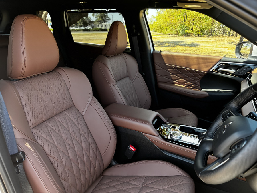 2025 Mitsubishi Outlander ZM Exceed Tourer SUV Image 11