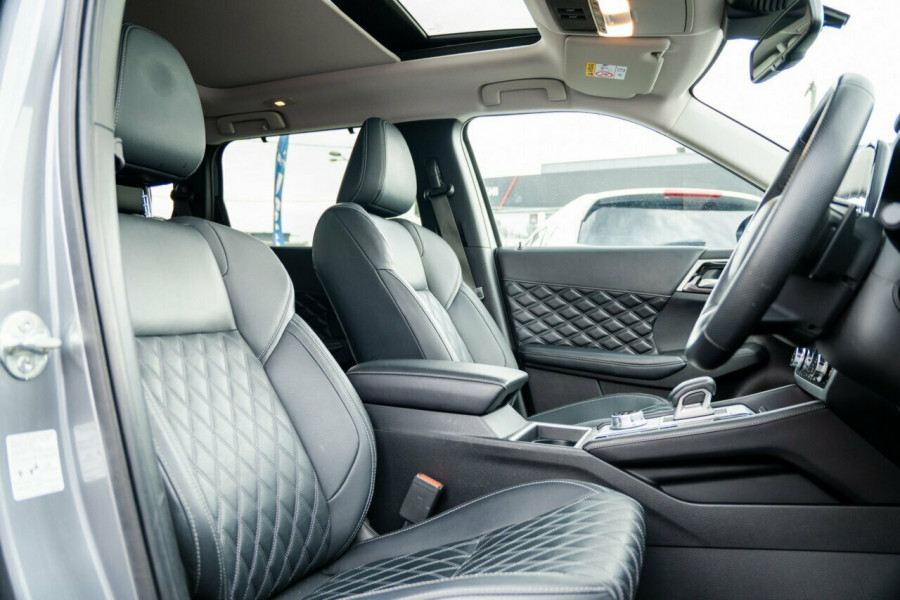 2023 Mitsubishi Outlander ZM Exceed SUV Image 21