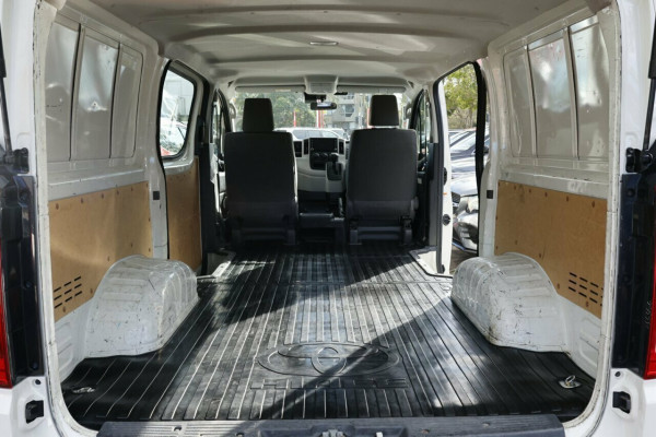 2021 Toyota HiAce GDH300R  Van Image 23
