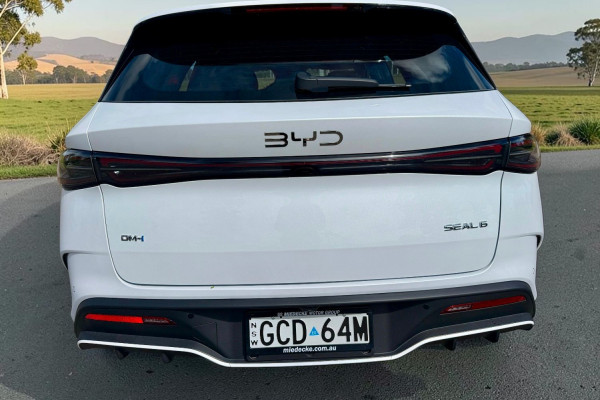2026 BYD Seal 6  Premium Wagon Image 6