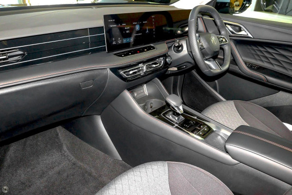 2025 MG HS AS33 Super Hybrid Excite SUV Image 13