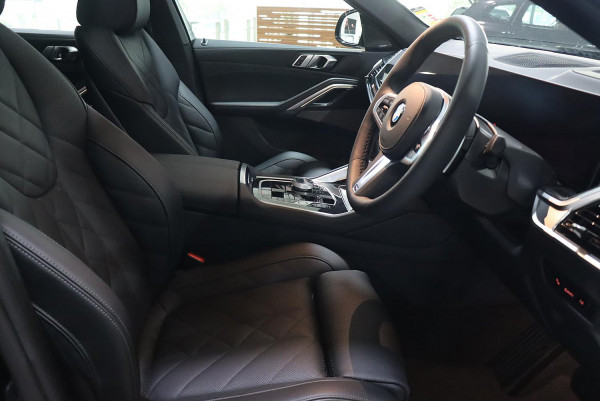 2025 BMW X6 G06 LCI xDrive30d M Sport SUV image 12