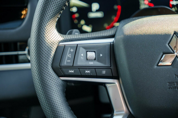 2025 Mitsubishi Outlander ZM Exceed SUV Image 12