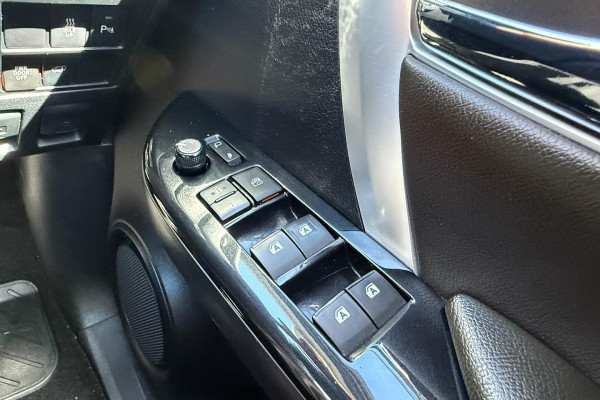 2016 Toyota Fortuner GUN156R Crusade SUV Image 21