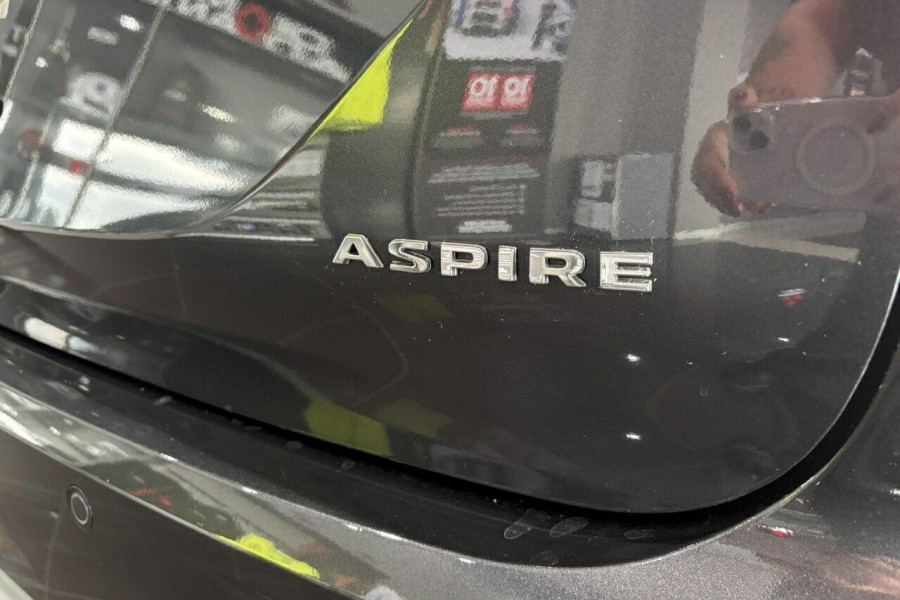 2024 Mitsubishi Outlander ZM Aspire SUV Image 9