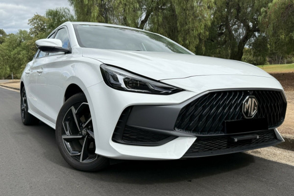 2024 MG MG5 AP32 Essence Sedan