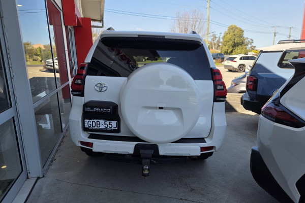 2017 Toyota LandCruiser Prado GDJ150R GXL SUV Image 5