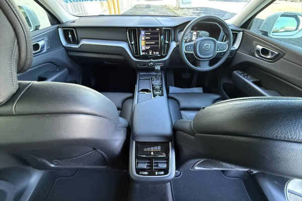 2020 MY21 Volvo XC60 UZ D4 Momentum SUV Image 13