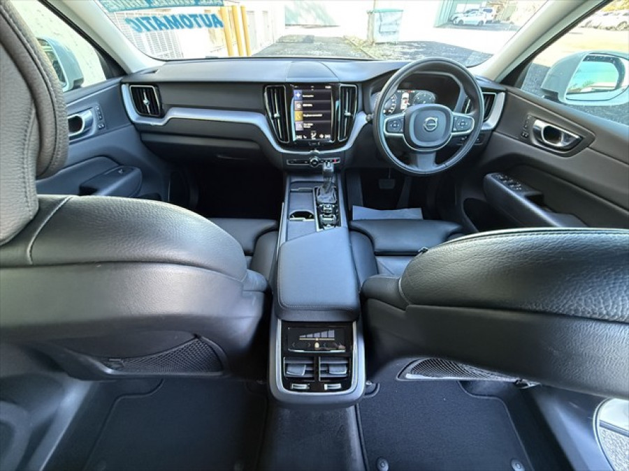 2020 MY21 Volvo XC60 UZ D4 Momentum SUV Image 13