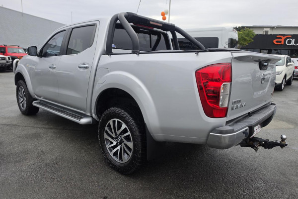 2015 Nissan Navara D23 ST Dual Cab Pickup Image 9