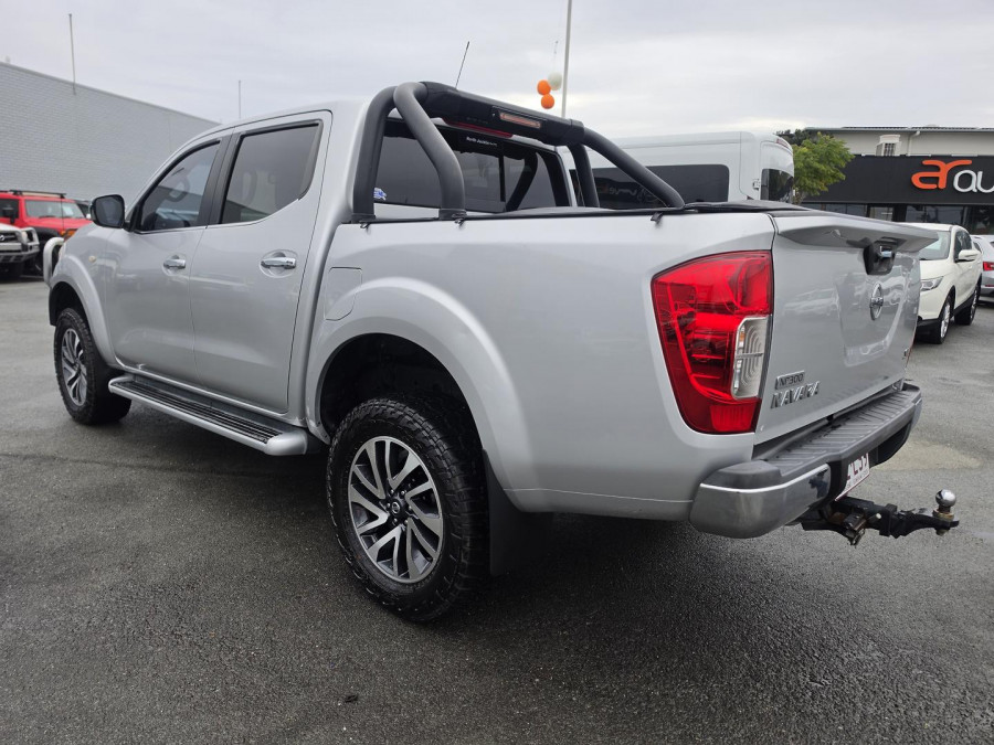 2015 Nissan Navara D23 ST Dual Cab Pickup Image 9