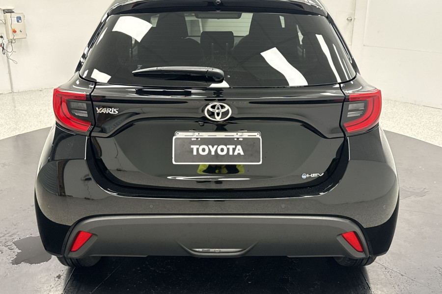 2025 Toyota Yaris MXPH10R SX Hybrid Hatch Image 10
