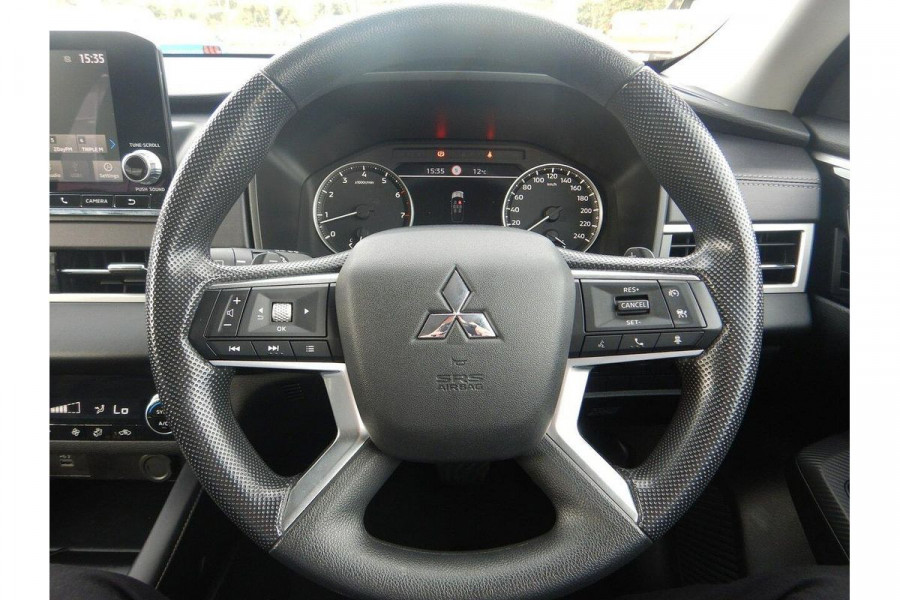 2024 Mitsubishi Outlander ZM ES SUV Image 12