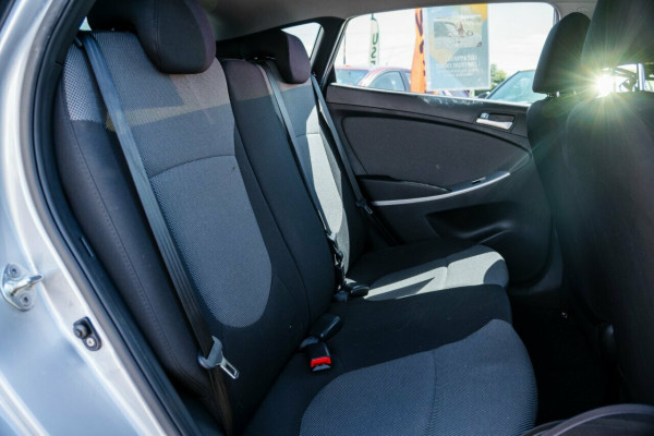 2012 Hyundai Accent RB Active Hatch Image 9