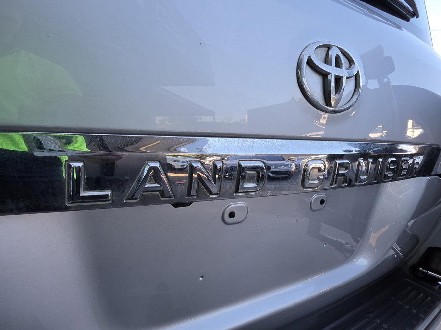 2012 MY10 Toyota LandCruiser VDJ200R Sahara SUV Image 17