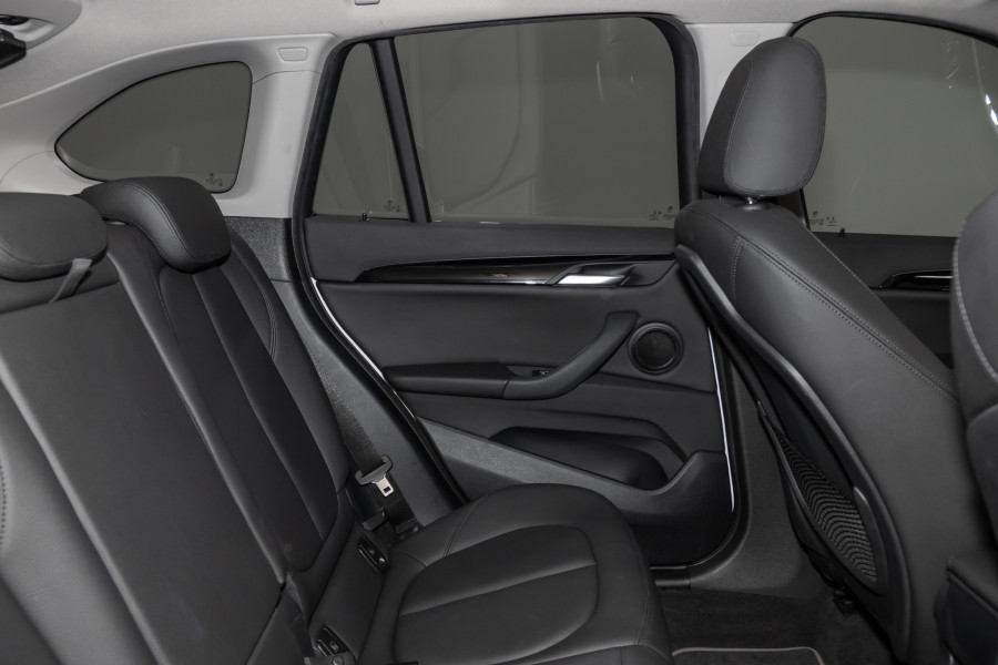 2020 BMW X1 sDrive20i SUV Image 3
