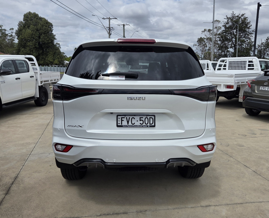 2025 MY25.5 Isuzu MU-X RJ LS-T SUV Image 24