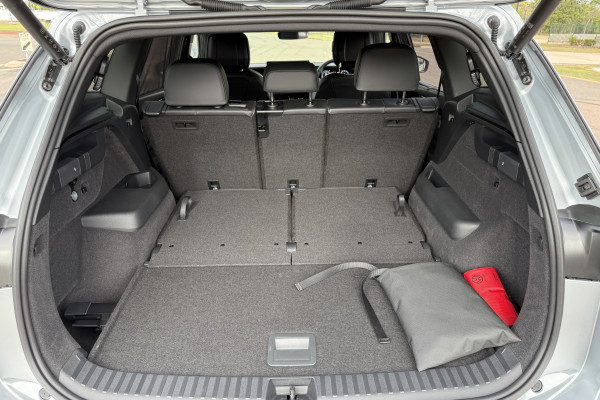 2026 Volkswagen Tayron R4 195TSI R-Line SUV Image 10