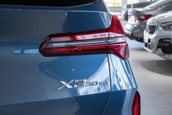 2025 BMW X3 G45 30e xDrive SUV image 24