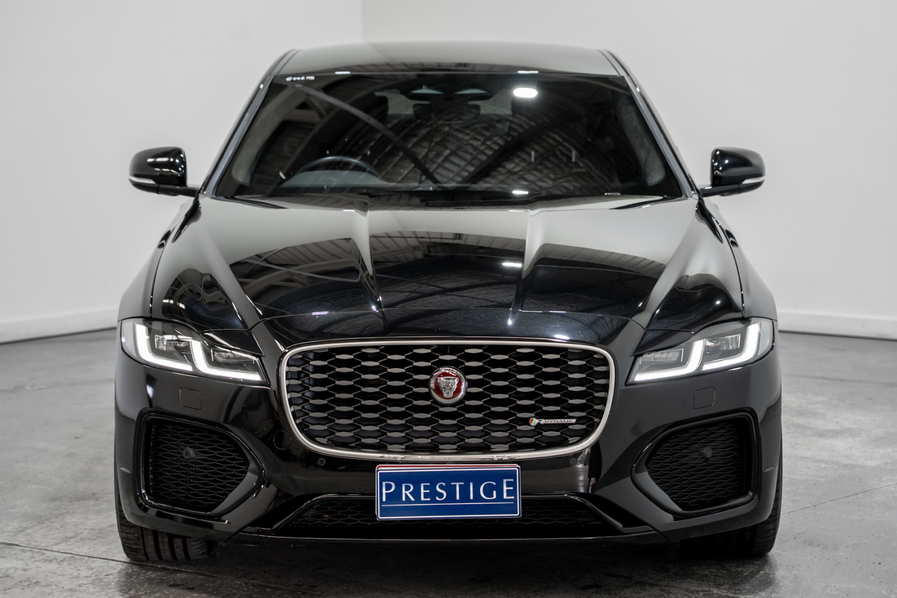 2022 Jaguar Xf P300 R-Dynamic Hse (221kw) Sedan Image 7