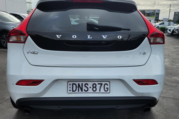 2017 MY16 Volvo V40 M Series T3 Kinetic Hatch