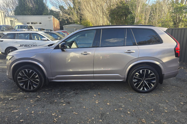 2026 Volvo XC90 L Series Ultra B5 Dark SUV Image 4