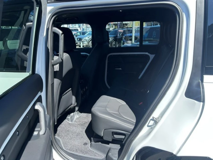 2026 Land Rover Defender L663 130 D350 X-Dynamic SE SUV Image 13