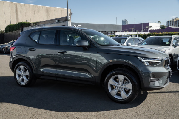 2026 Volvo XC40 XZ Plus B4 SUV image 9