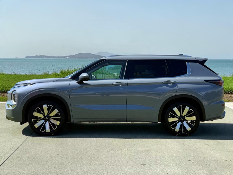 2025 Mitsubishi Outlander ZM Exceed SUV Image 4