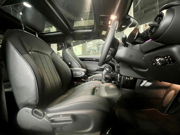 2021 MINI Cooper F56 LCI-2 Cooper SE MINI Yours Hatch image 12