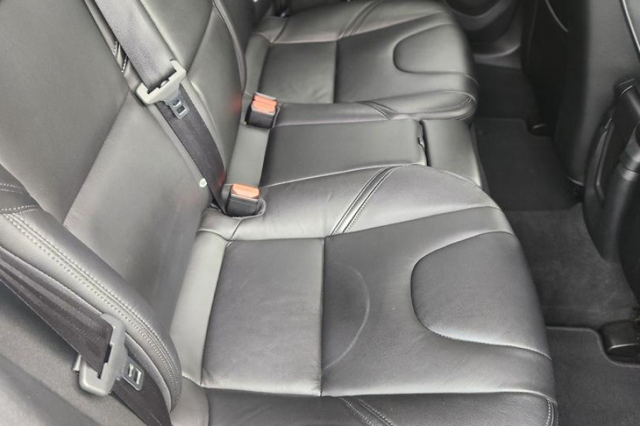 2017 MY16 Volvo V40 M Series T3 Kinetic Hatch Image 11