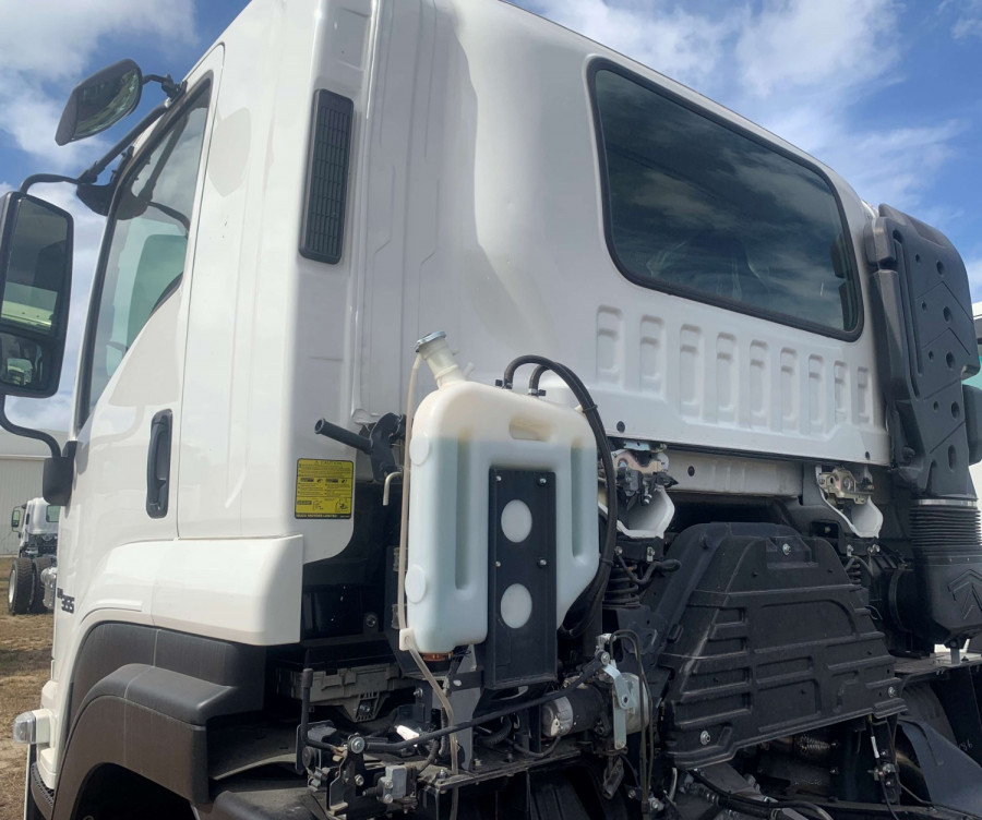 2025 Isuzu  FXD 170-355 AT R62 Cab Chassis Image 8