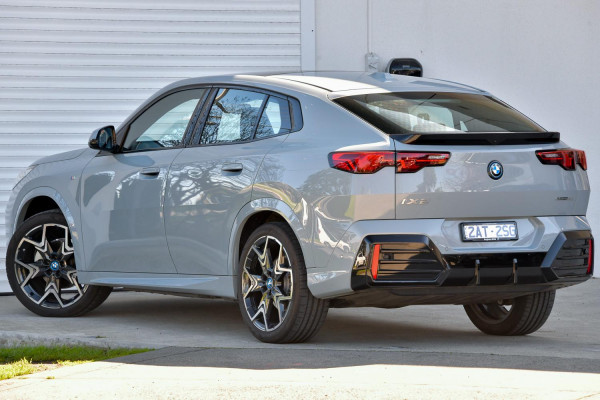 2024 BMW iX2 U10 eDrive20 M Sport SUV image 2