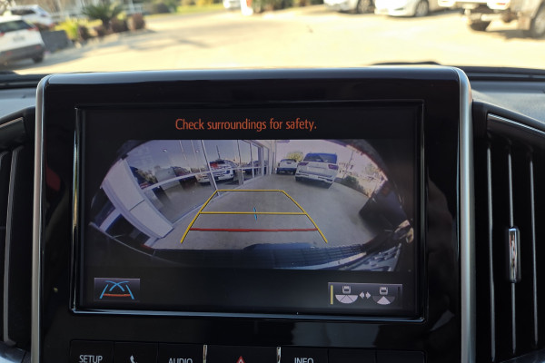 2019 Toyota LandCruiser VDJ200R VX SUV Image 28
