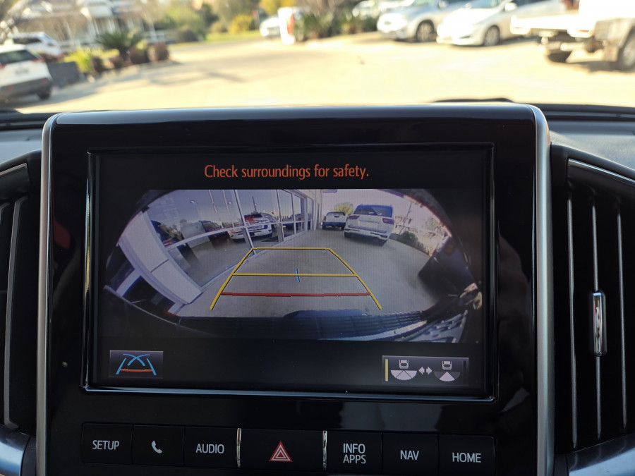 2019 Toyota LandCruiser VDJ200R VX SUV Image 28
