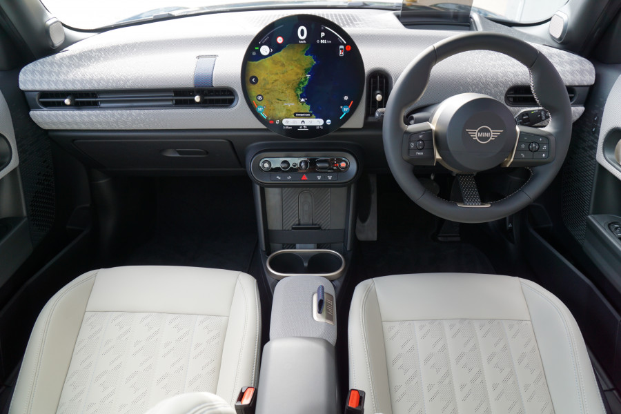 2024 MINI Cooper F65 C Favoured SUV Image 9