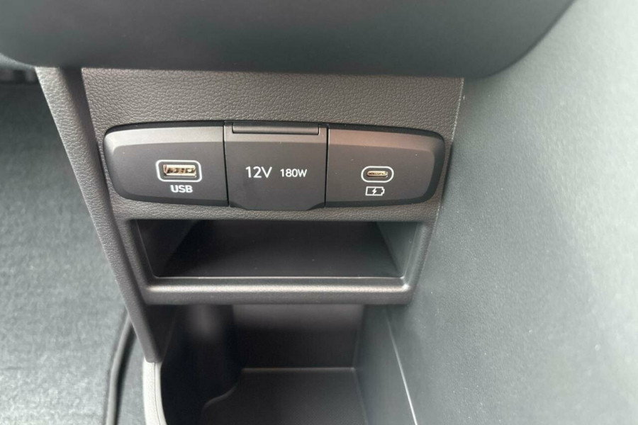 2024 MY25 Hyundai Staria Load US4.V3  Van Image 14