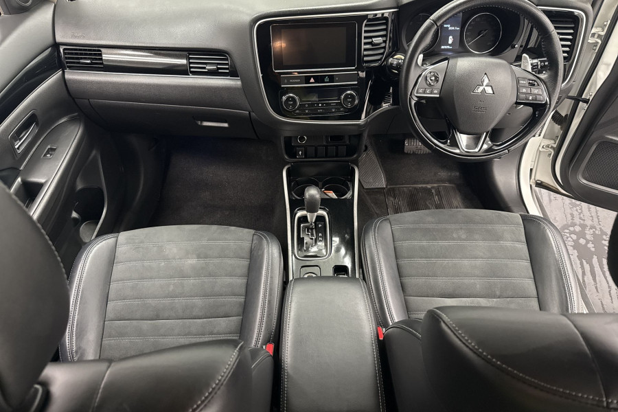 2019 Mitsubishi Outlander ZL LS SUV Image 16
