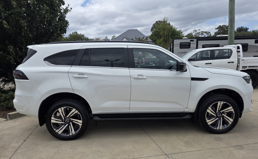 2025 MY25.5 Isuzu MU-X RJ LS-T SUV Image 26