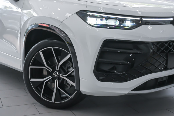 2025 Volkswagen Tayron R4 195TSI R-Line SUV Image 6