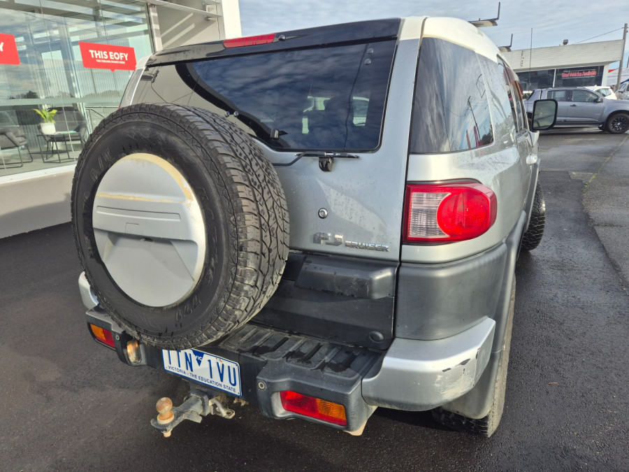 2012 MY13 Toyota FJ Cruiser GSJ15R  SUV Image 11