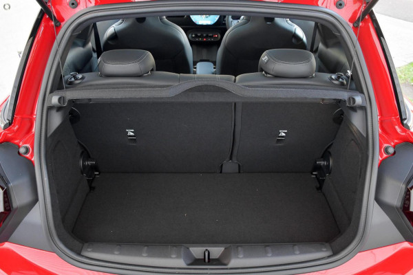 2026 MY25 MINI Cooper F65 S Favoured Hatch image 21