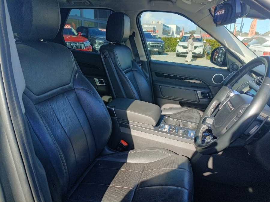 2017 Land Rover Discovery Series 5 SE SUV Image 15
