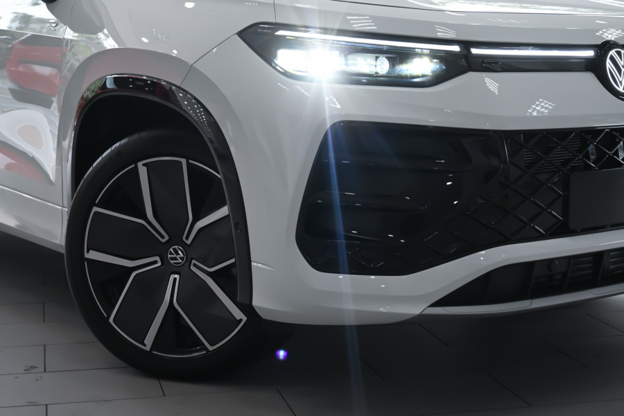 2025 MY26 Volkswagen Tayron R4 195TSI R-Line SUV Image 6