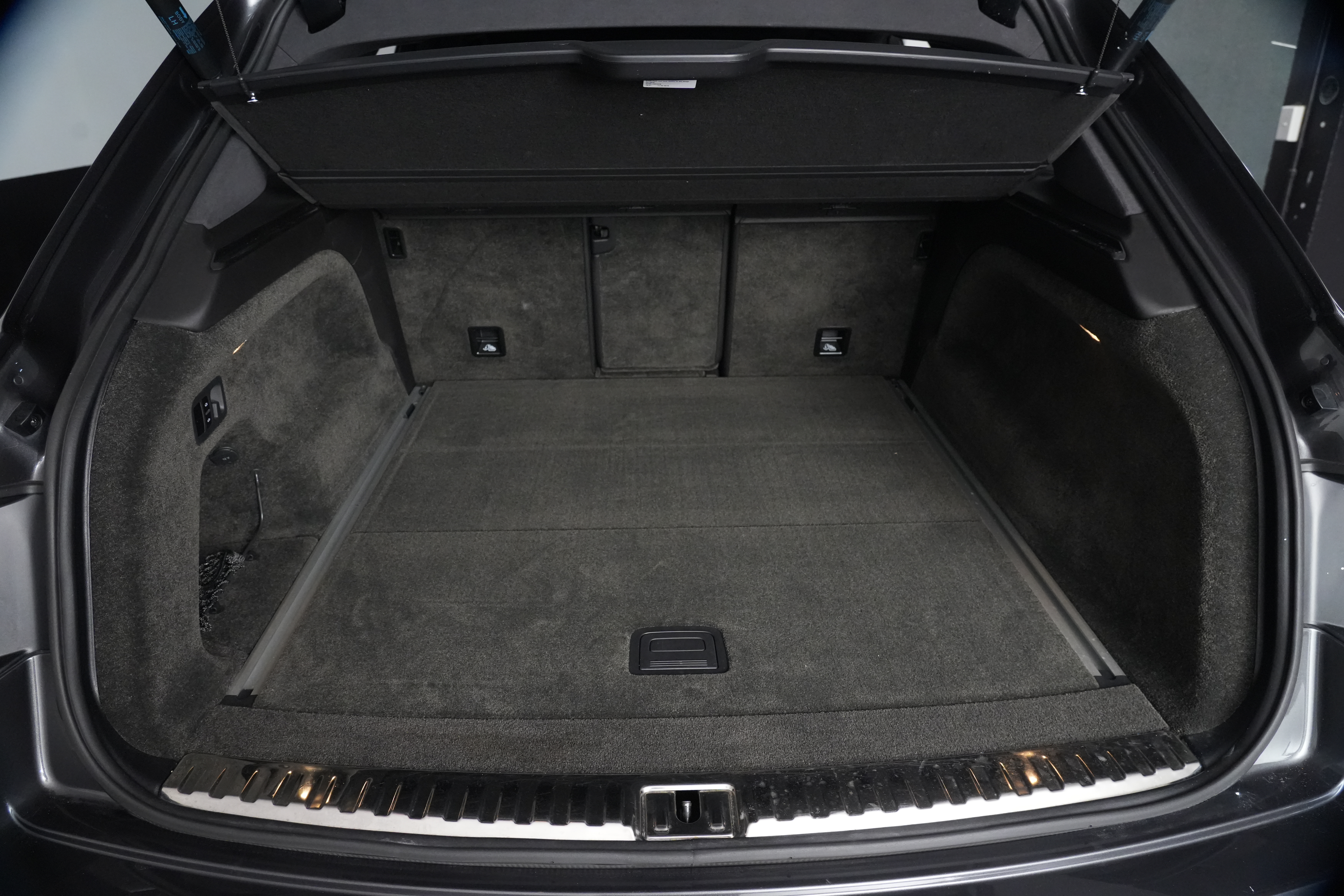 2020 Bentley Bentayga V8 SUV Image 24
