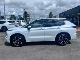 2024 Mitsubishi Outlander ZM Exceed Tourer SUV image 4
