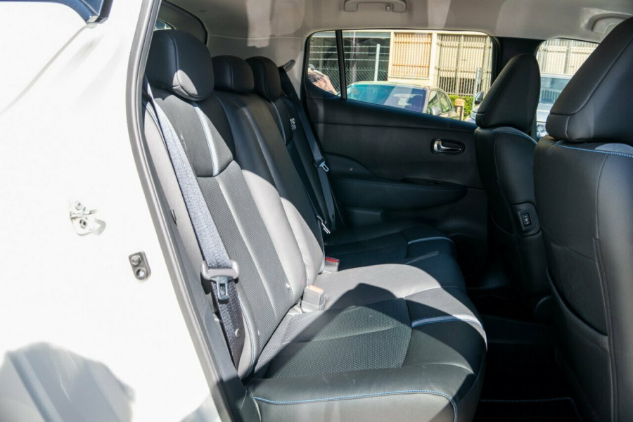 2023 Nissan LEAF ZE1  Hatch Image 11