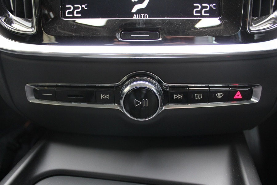 2019 MY20 Volvo V60 F-Series T5 Momentum Wagon Image 18