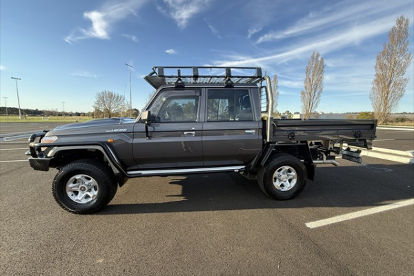 2022 Toyota LandCruiser VDJ79R GXL Cab Chassis Image 7