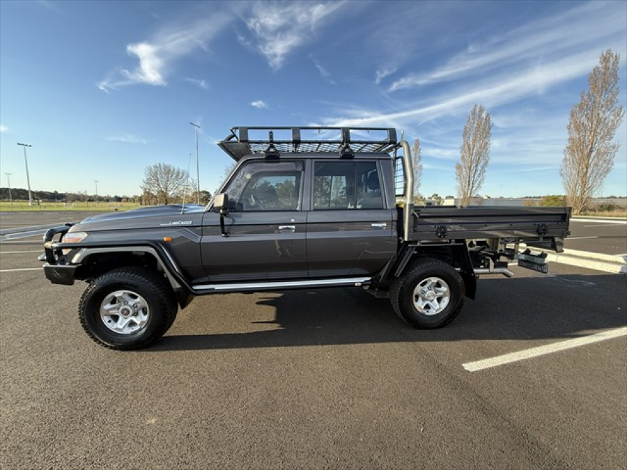 2022 Toyota LandCruiser VDJ79R GXL Cab Chassis Image 7